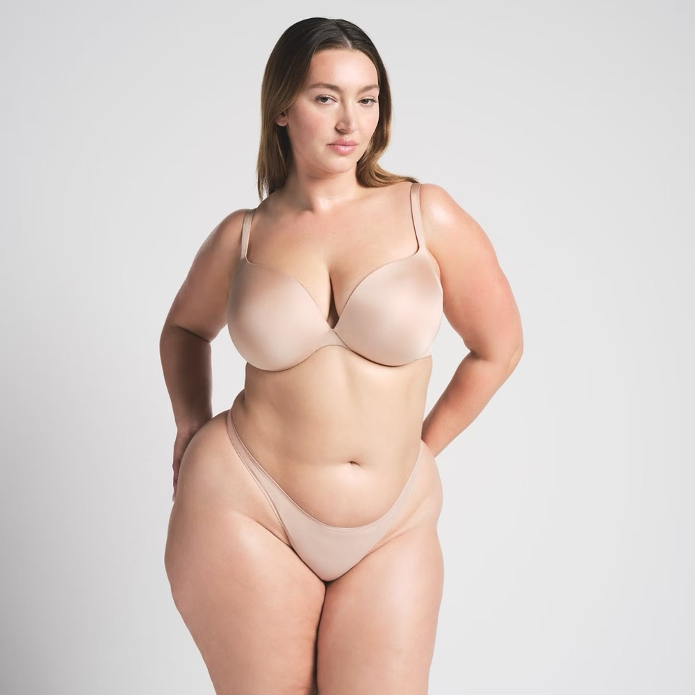 NWT SKIMS Ultimate Push Up Plunge Bra in Mica